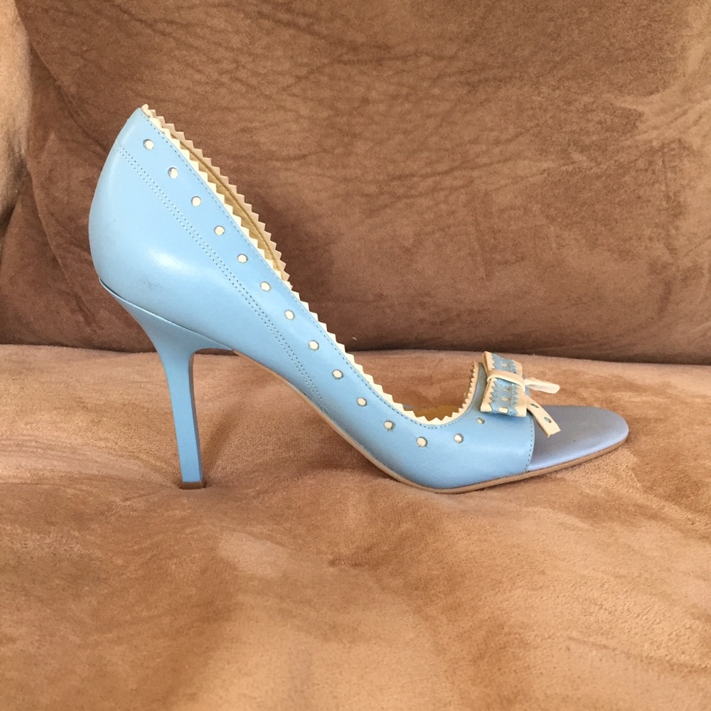 BCBG pastel blue heels size 8